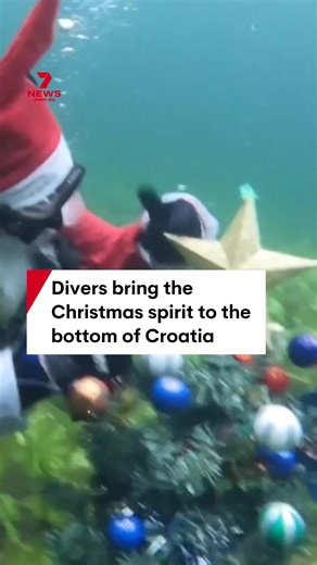 Croatian Divers Celebrate Christmas Underwater