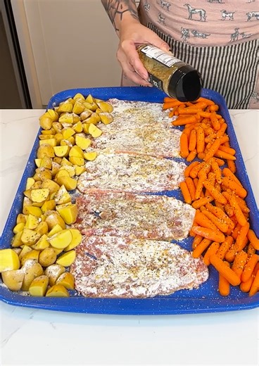 My favorite steak dinner! I make a sheet pan steak dinner | Jen L