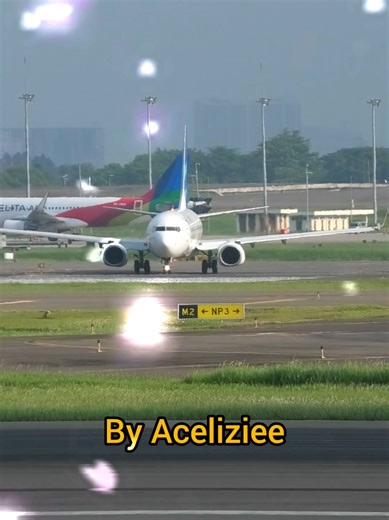 Garuda Indonesia Boeing 737-800 Family Experience