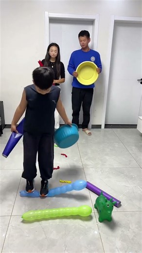 Family Balloon Stomp Challenge #Funny #Comedy #Fun #FunnyShorts #FunnyFails #FunnyGames