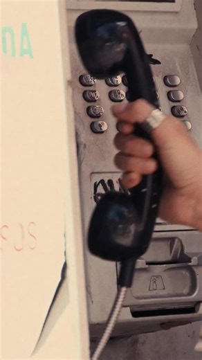 Aesthetic phone wallpaper vintage 90s | Pay phone wallpaper, Creative video content ideas, Video call design