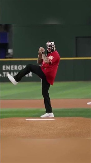 PENTA ZERO MIEDO lanzó la PRIMERA BOLA para los TEXAS RANGERS