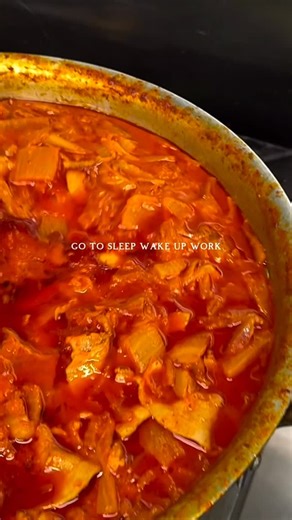 Chef Aj 🇬🇧 on Instagram: "Last reel in 2025 #viralreels #fyp #explorepage✨ #lastreel2025ajkoreanchef #reels"