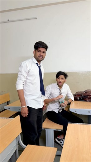 Girls Vs boys in school 😎 #shorts #funny #backbenchers