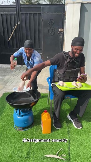 The frying chicken #fyy #tending #funny