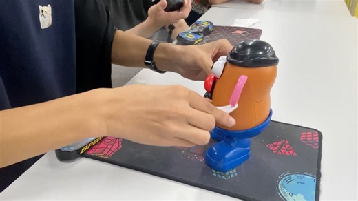 Fastest time to assemble Mr. Potato Head - 4.63 seconds by Calen Seah