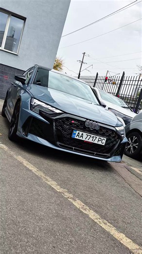 Audi RS3 performance and highlights
