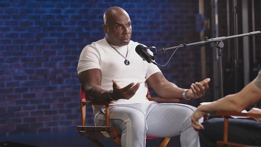 In this in-depth Muscle & Strength interview, IFBB Pro Toney “The X-Man” Freeman sits down with Muscle & Strength video producer Dan Drescher for an honest conversation covering bodybuilding’s past, present, and future. Toney breaks down what truly drives muscle growth, why muscular endurance is missing in modern bodybuilding, and how training philosophies have shifted since the golden and mass-monster eras. He also opens up about bodybuilding politics, being labeled an “underrated” competitor, 