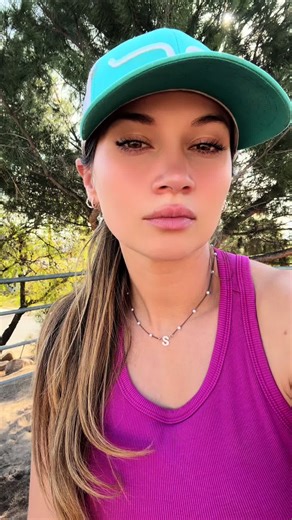 Meanwhile she’s HORRIBLE on the ground but shhhh 😂😂 | australian woman breakdancing