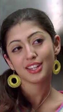 Darshan Aur Pranitha Subhash Ka Lift Me Behad Majedar Scene