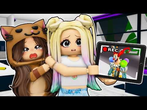 Un PAYASO MALVADO APARECIÓ en mi CASA en Brookhaven Roblox