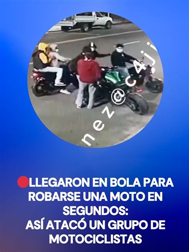 ¡En segundos! Robaron en bola una moto 🔴 Seis sujetos amenazaron con un arma a una pareja en Coyoacán. Los jóvenes no pudieron defenderse y vieron cómo se llevaron la moto en menos de un minuto. #TikTokInforma #TikTokMeHizoVer #FórmulaNoticias #Noticias #Viral #Seguridad #México