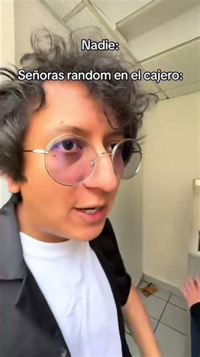 Señoras random en el cajero