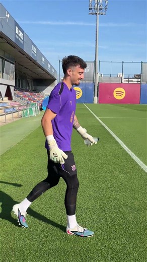 Simply Tek 😂 #fcbarcelona #shorts