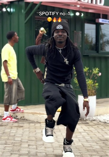 Balotelli TikTok trend: how fans pushed it to Spotify No.1