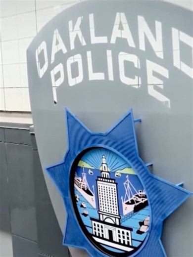 Oakland's 911 system goes down, frocing calls to be routed to Alameda County. #oakland #bayarea