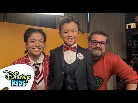 Mini Mayor Jerry Interviews the Cast of Hoppers 🦫🦎 | @disneykids