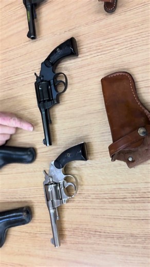 The exact Colt model Al Capone used 🔫 #history #alcapone #colt