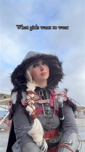 WE WANT ARMOUR: Ciri Cosplay at Comic-Con