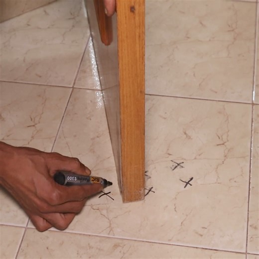 A Genius trick to easily solve the problem of wooden doors rubbing at home! | Ideas - أفكار