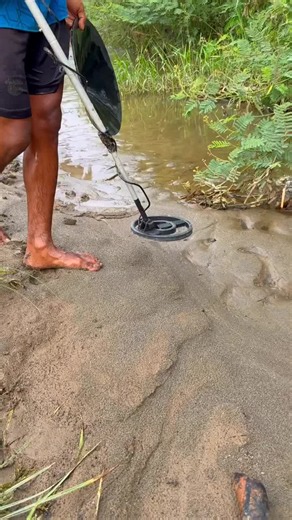 Found Gold Worth 999$ Under Mud #goldhunter #foryou | Finding Gold
