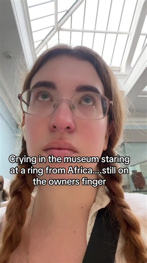 Iron ring and human finger bone: Sudan burial over 1500 years ago