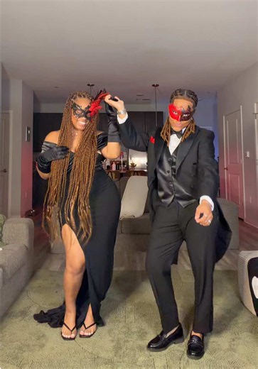 Yall know we couldn’t miss out on a jb trend 🥰 #foryou #twins | Twins