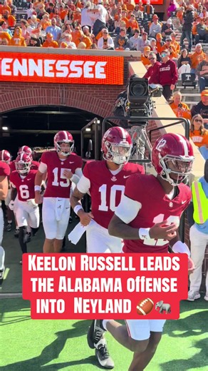 Alabama QB Kellen Russell and the Crimson Tide offense take the field at Tennessee 🐘🏈 #Alabama #CollegeFootball
