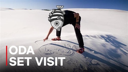 From manga panels to a real desert kingdom. Oda-sensei witnessing it all. The Battle of Alabasta begins. 🏜️