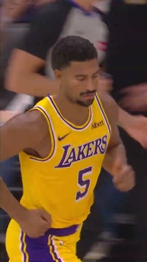 Quentin with the SOARING SLAM 😤 #lakers