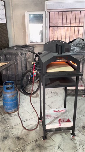 Traditional Home-Made Neapolitan Pizza Recipe