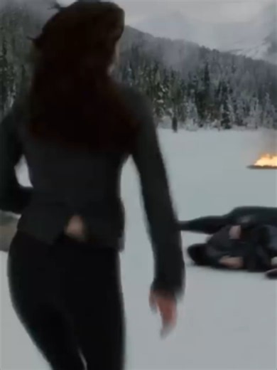 Fighting for the last slice of ham at Christmas dinner b like | song: leaving by ghost angel #fyp #Twilight #twilightsaga #twilighttiktok #twilight