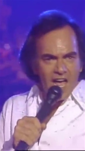 Neil Diamond Performs the “Abbey Road Medley” in Tribute to John Lennon 🎶