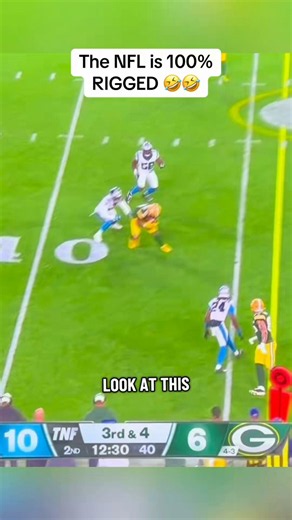 The #Packers star WR Christian Watson with the fakest fumble you will ever see 🤣 #riggednfl https://t.co/tSggsLocZ1