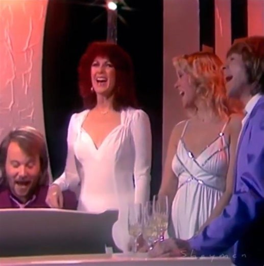 ABBA: Happy New Year 😊