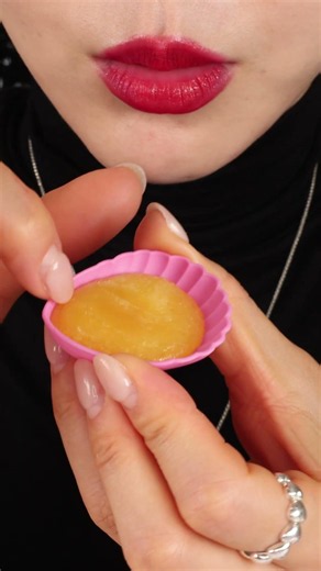 Am I eating this correctly? 🇫🇷 French candy ASMR