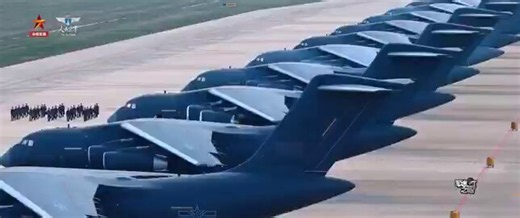 🇺🇸🇨🇳 MASSIVE: The military advantage that made America a global superpower is facing its biggest challenge yet. For decades, the United States' fleet of 222 C-17 Globemaster III strategic airlifters has been the backbone of American global power, moving troops, tanks, missiles, and supplies to virtually any corner of the planet within hours.Now Beijing is building its answer.China has already fielded more than 100 Y-20 strategic airlifters, and production is continuing at full speed. New foo