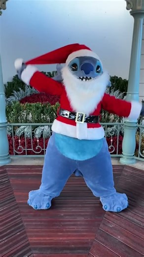 A #Disney Enchanted Christmas 💫 @DisneyUK