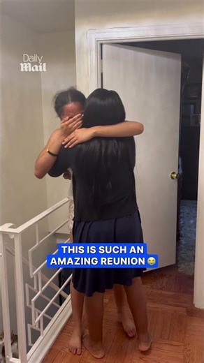 Emotional reunion between mom and daughter on graduation day