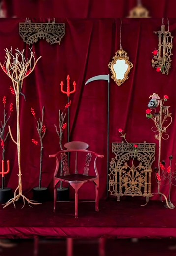 My Super Set for a Brand New Super Villain Crimson Queen 7pm TONITE 23 Gilbert Rd Preston Pay Cash or BankTrf (PayID). #Eventbrite is not working atm and is screwing with all my events. so please do come along. Surprise me and turn up. #lifedrawing #spooky #halloween #villain