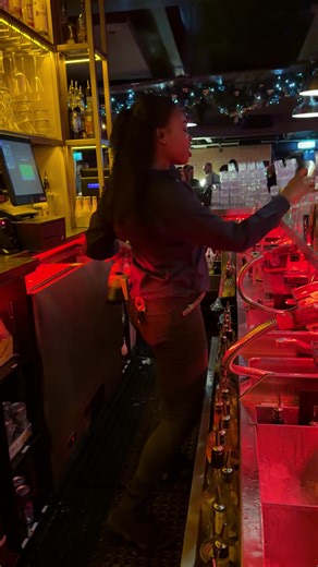 Enjoy Vibes and Drinks at Beat One