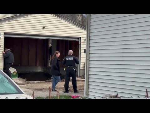 Milwaukee police execute search warrant | FOX6 News Milwaukee