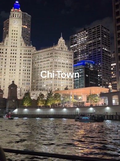 a time was had in Chicago with some of my favorite ppl 💕 #chicago #travel #thingstodoinchicago shopping: magnificent mile activities: architecture boat tour, Obama library, Willis tower favorites food: kitchen & kocktails