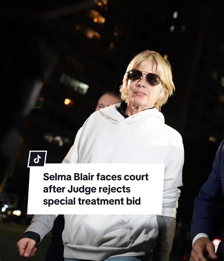A judge has issued a scathing message to actress Selma Blair over her alleged violent plane meltdown, as the star’s lawyers made claims about what sparked the incident. 🔗 More at our bio link #SelmaBlair #plane #flight #court #judge