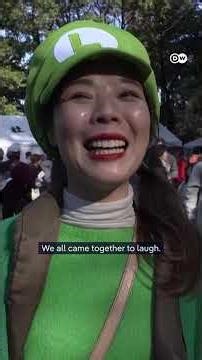 Japan's ritual where everyone must laugh | DW News