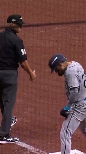 A PERFECT THROW FROM CONTRERAS 🤯