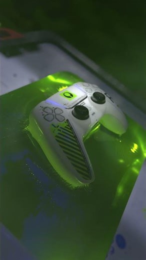 Extract the Marathon Limited Edition DualSense controller into your personal collection.