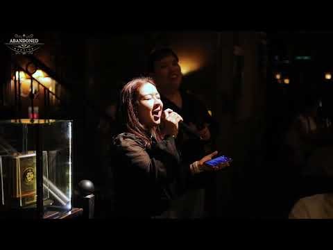 Shallow | Lady Gaga, Bradley Cooper Cover by Little & Earn | Sukhumvit live jazz