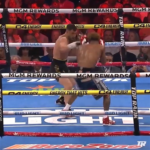 Would you watch a rematch of Haney-Loma? 👀 | Top Rank Boxing