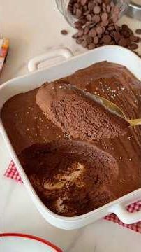 MOUSSE DE CHOCOLATE CLÁSSICA COM APENAS 4 INGREDIENTES #shorts